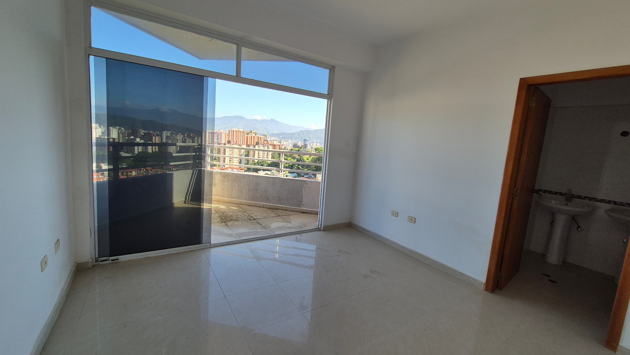 Duplex Apartment in  El Bosque - Apartamento Duplex en El Bosque